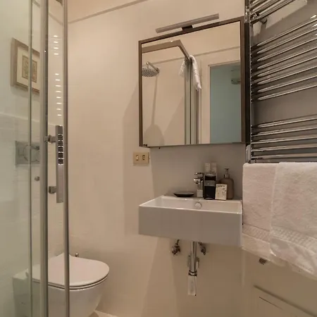Apartment Joivy Charming 3br Flat Near The Vatican Rome