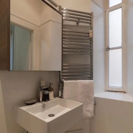 Apartment Joivy Charming 3br Flat Near The Vatican